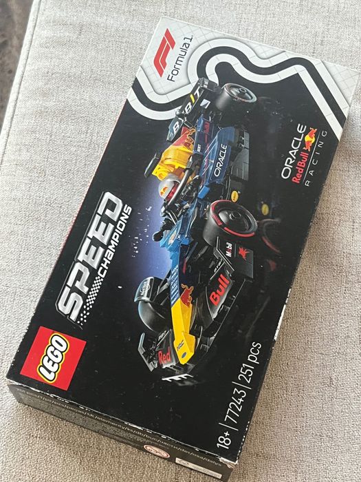 Lego 77243 F1 Red bull