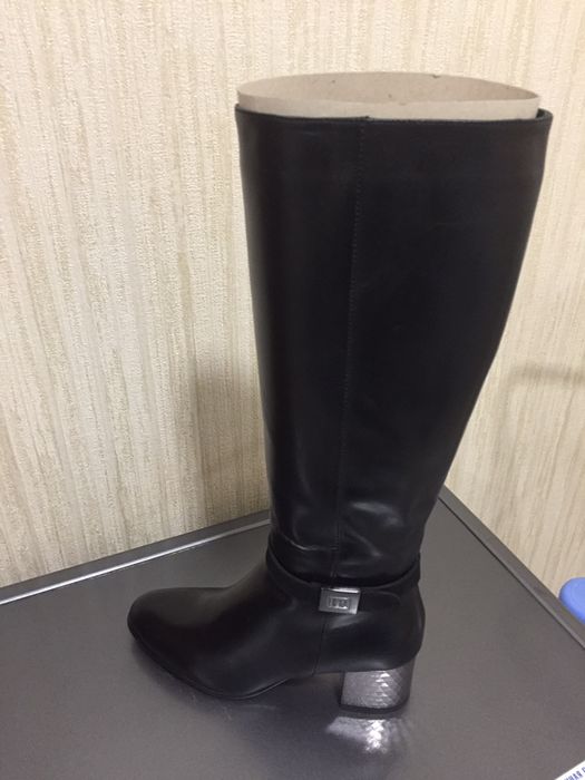 Зимние кожаные сапоги