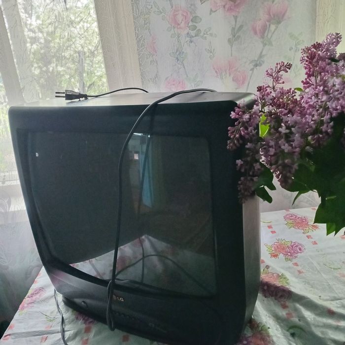 Продаётся телевизор