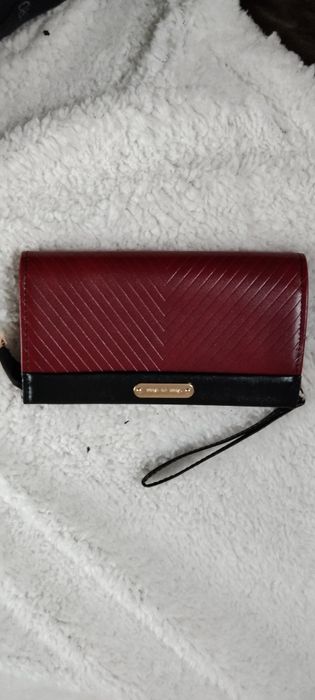 Женское портмоне.