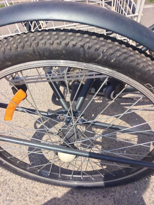 Bicicleta cu 3 roti/tricicleta