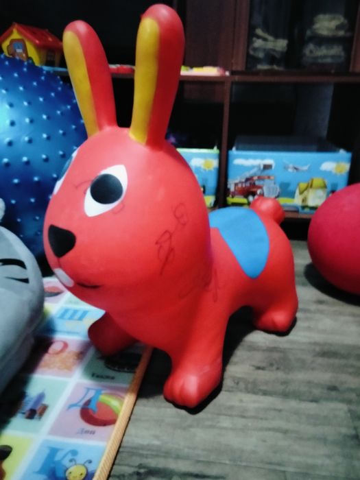 Отдам игрушки,термоковрик