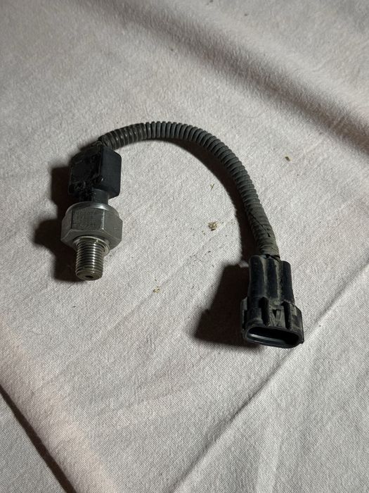 Продам Датчик давление топлива  Lexus 3GR 4GR