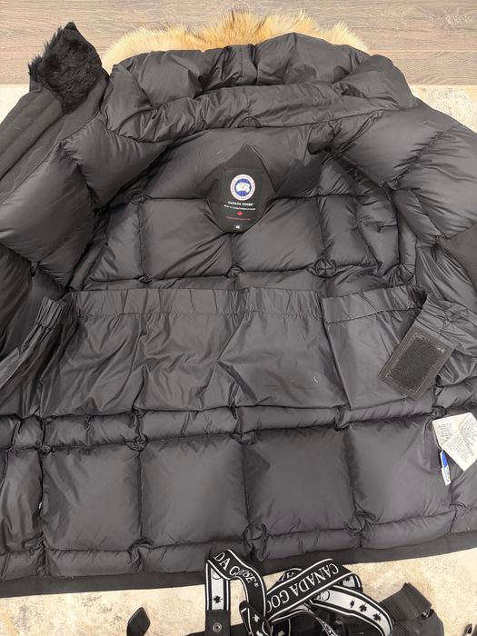 Канада гус пуховик оригинал новая