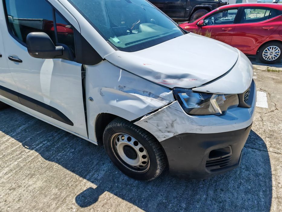 Peugeot Partner 2021 Automata,  usor avariat
