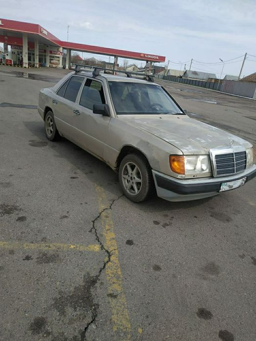 Мерседес е класс 124