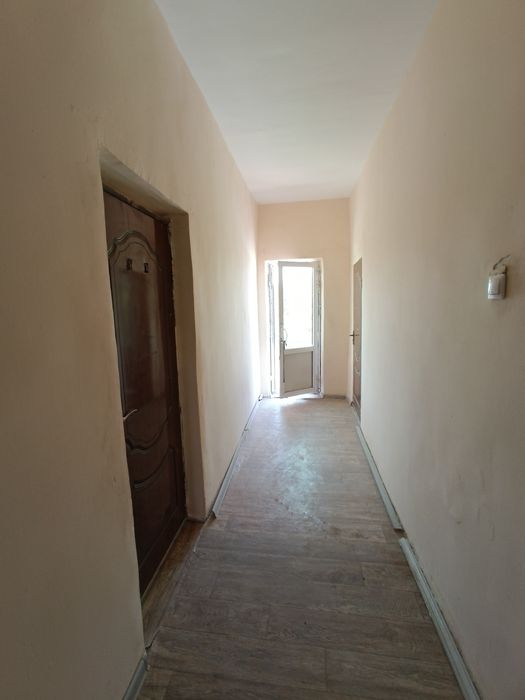 Бандихон туман Бирдамлик махаласида нотурар бинонинг 2та хона сотилади