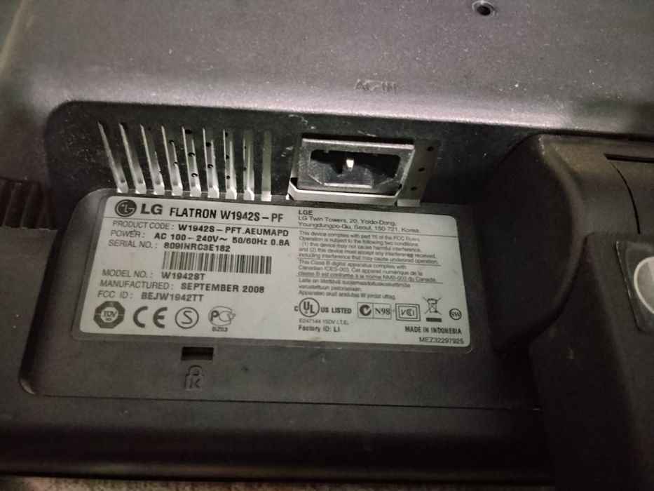 Монитор LG FLATRON 19"