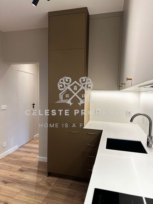 Дава се под наем Тристаен апартамент в София, Център - 70 кв.м за 1250 € - Снимка #4