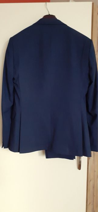 Официален мъжки костюм