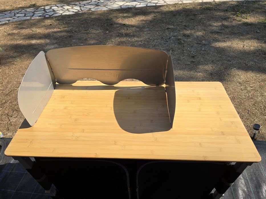 Dulap pliabil Berger deluxe pt camping, cort cu polițe si apărătoare p