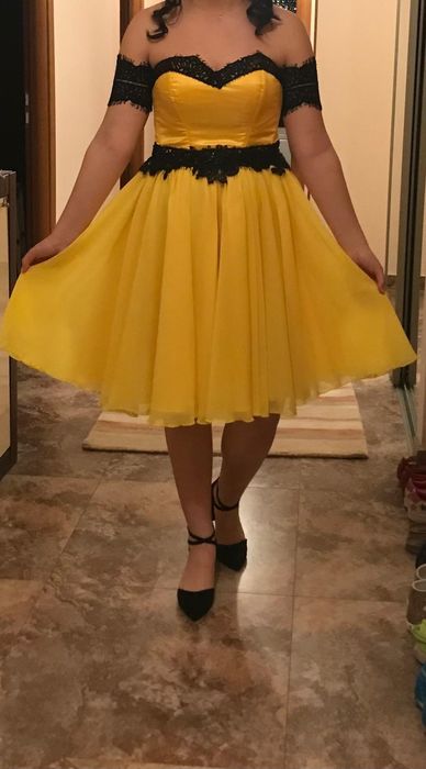 Rochie galbenă scurtă pentru banchet – elegantă, stare impecabilă