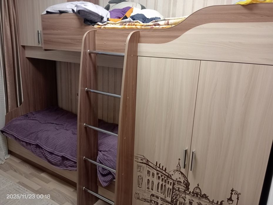 Продам двухъярусную кровать