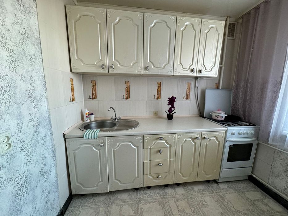 Сдается 1 комн. кв на Молдагуловой