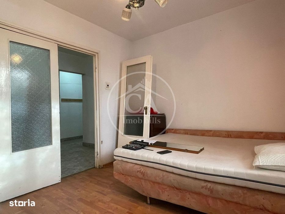 Apartament de vânzare cu 3 camere în zona Nufarul, Oradea
