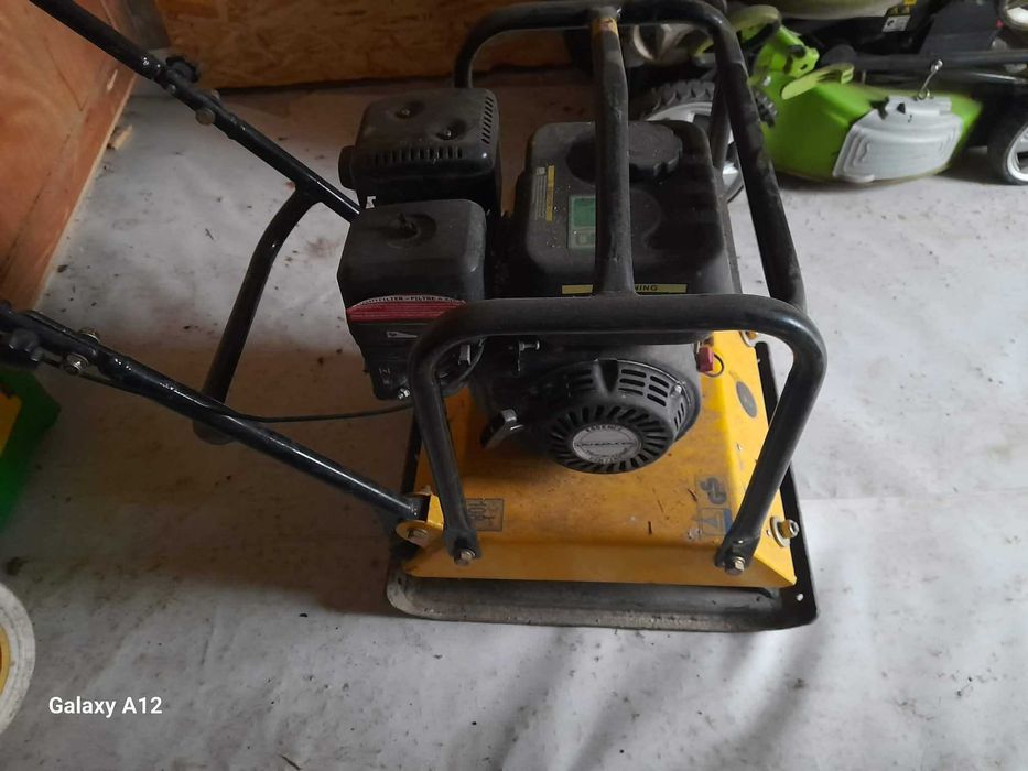 placa vibranta a reporni