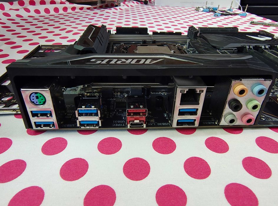 Kit Placa de baza Gigabyte X299 Aorus Gaming 3 Pro cu i7 7740X, Sk2066