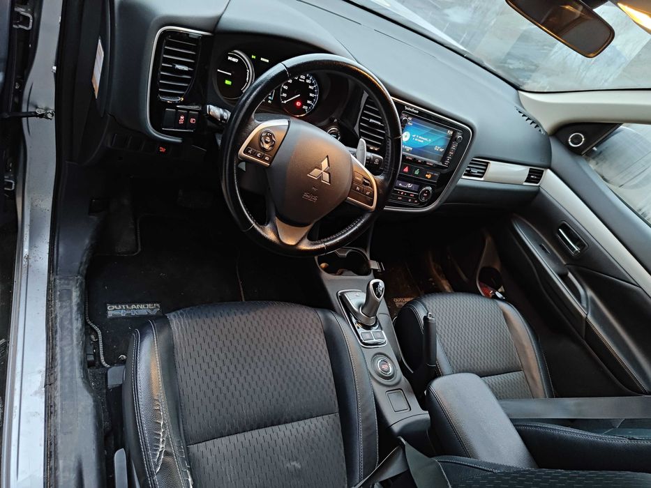 Mitsubishi Outlander 2015 *2.0 PHEV Executive Edition X-Line