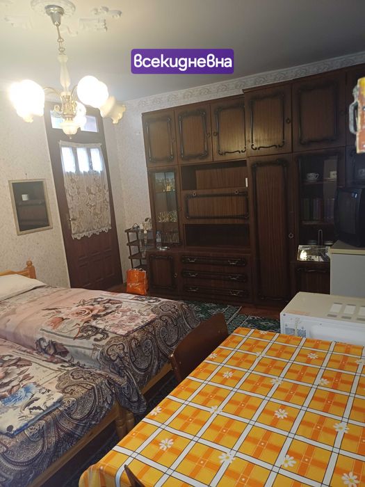 Дава се под наем Етаж от къща в Бургас, Възраждане - 85 кв.м за 1854.87 € - Снимка #1