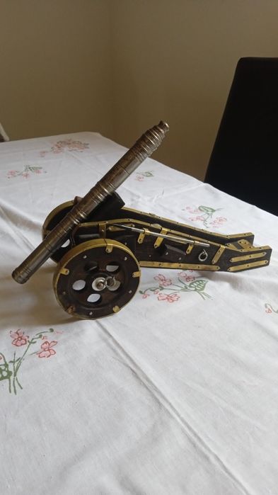 Tun confecționat manual