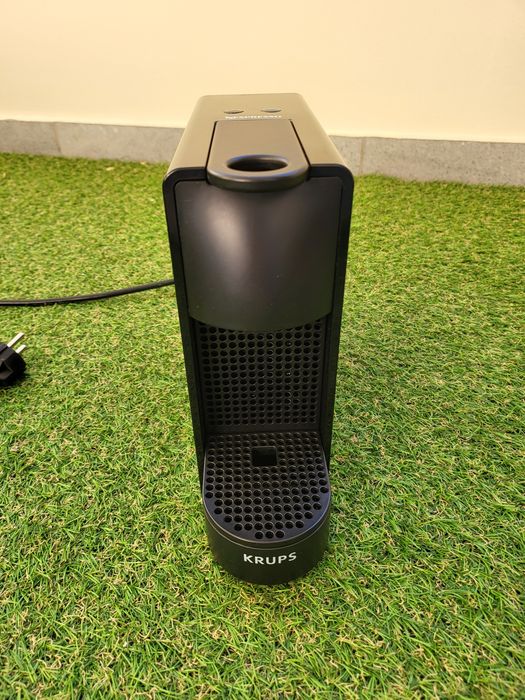 Кафемашина с капсули Неспресо Krups Nespresso Essenza Mini