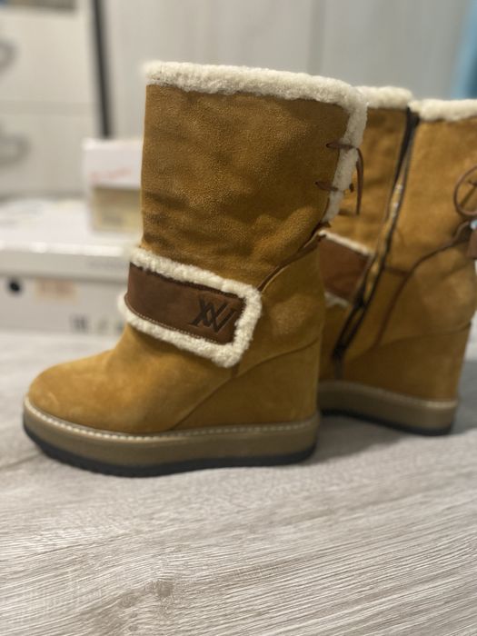 Дамски боти естествен велур