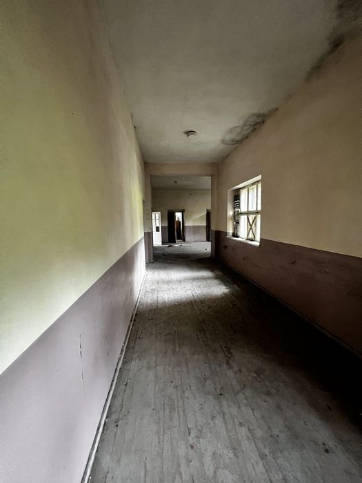 Продава сграда с УПИ 5030 кв.м. в близост до Пампорово