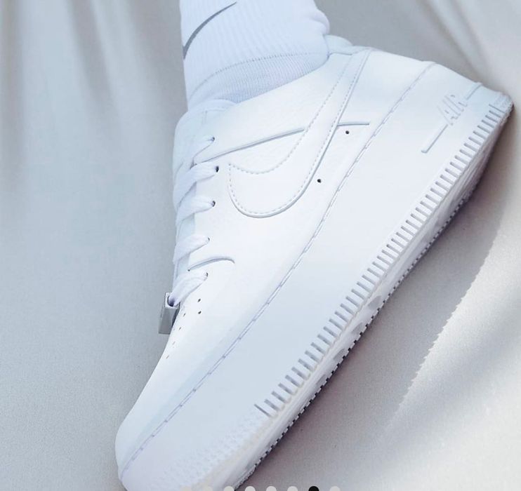Чисто нови Nike Air Force 1 Sage Low