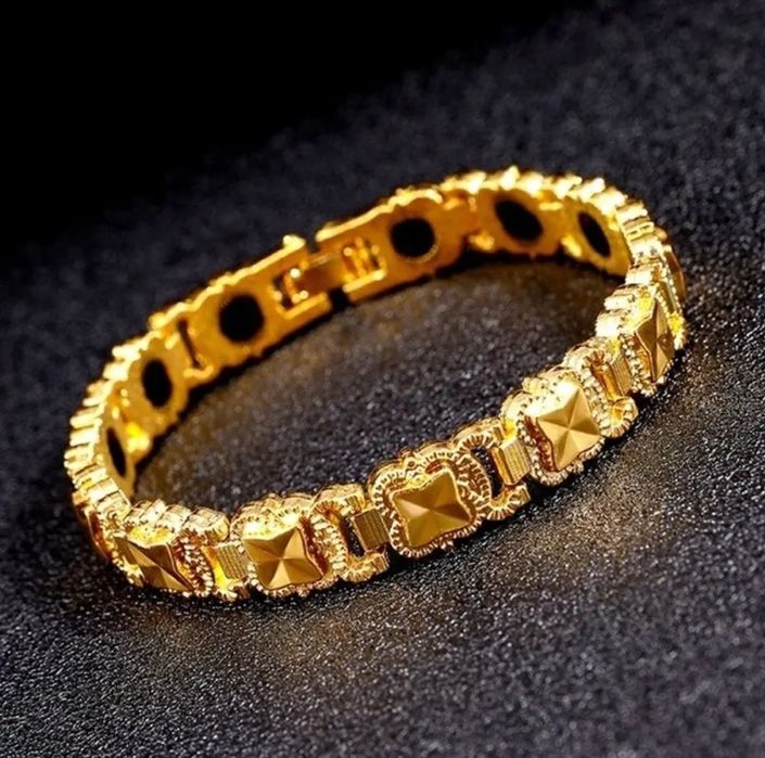 Продаётся женский магнитный браслет