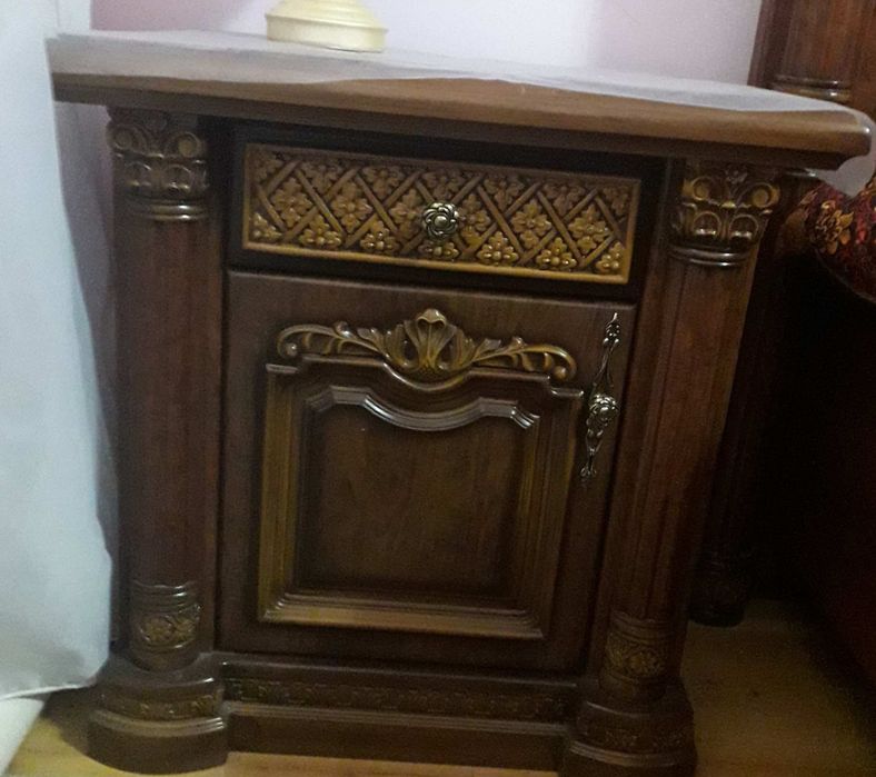 Spalni mebel sotiladi. Dubay mebeli holati yangi.