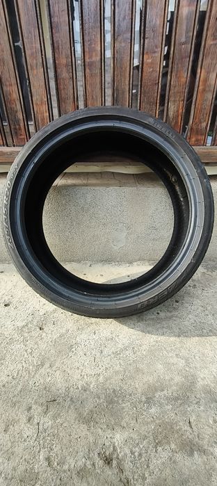 ANVELOPĂ ca nouă ,,Pirelli" 235/35/R20