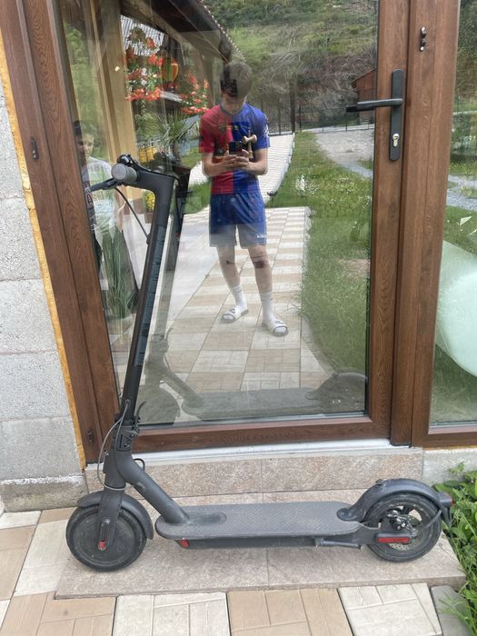 Vand trotineta xiaomi cu incarcator