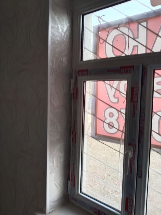 Ул.Беруни г.Янгиюль ПРОДАЮ 2-х ком.  ЕВРОРЕМОНТпервый этаж 2/1/2 СВОЯ