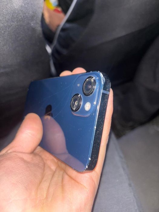 Продам айфон 13