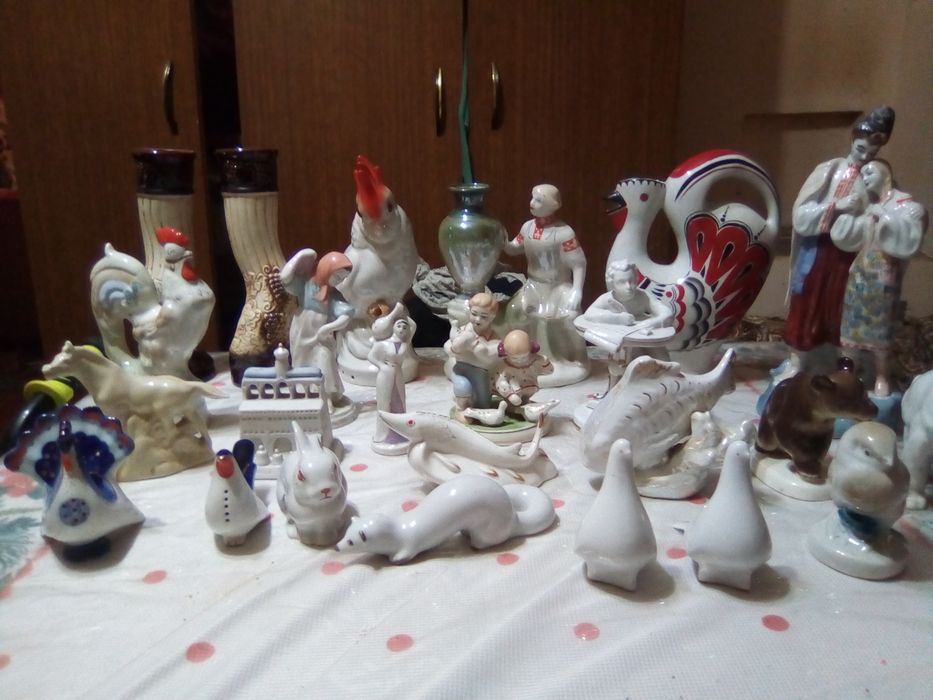 Форфоровые статуэтки