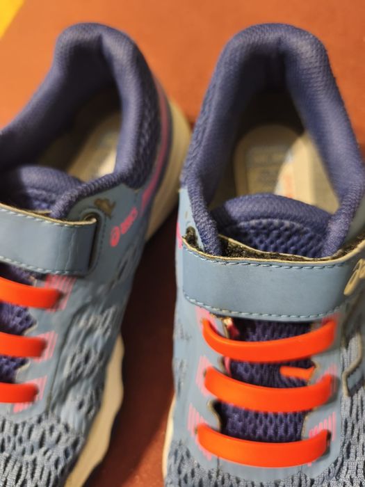 Asics copii marimea 35 (22cm)