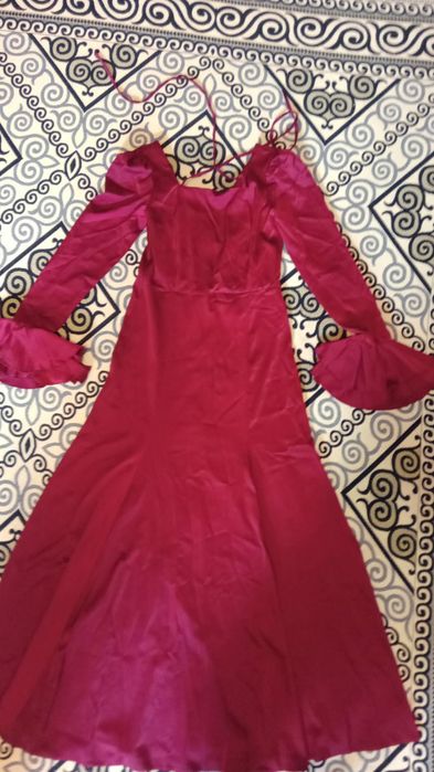 платья почти новая!