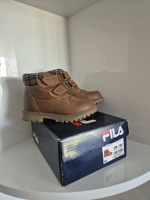 Ghete/ bocanci Fila, marimea 25