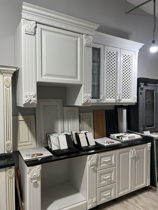 кухонный гарнитур сотилади из шпона размер 2000/2300