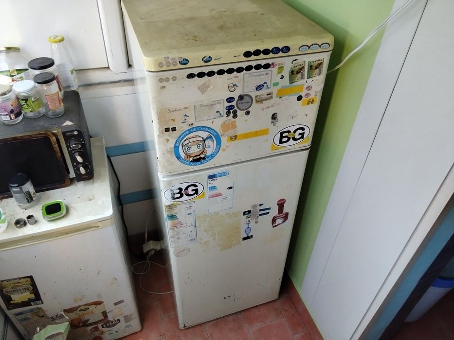 Голям оригинален хладилник с фризер , на уирпул ( Филипс )