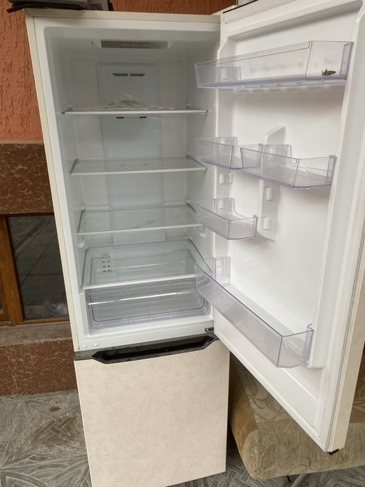 Холодильник бу продается