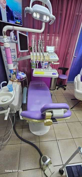 Продавам стоматологичен стол в много добро състояние Китайски.