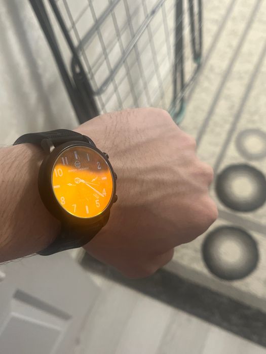 Продам часы практически новые