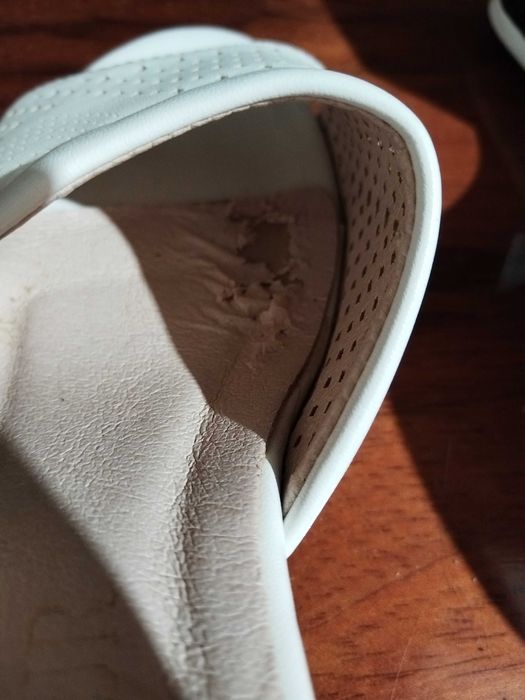 Шлепки на каблуке летние