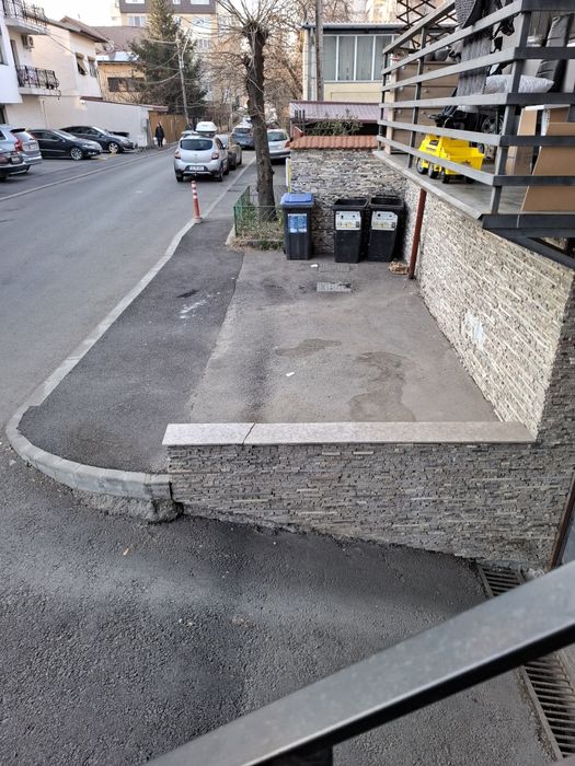 Vand loc de parcare 12 mp