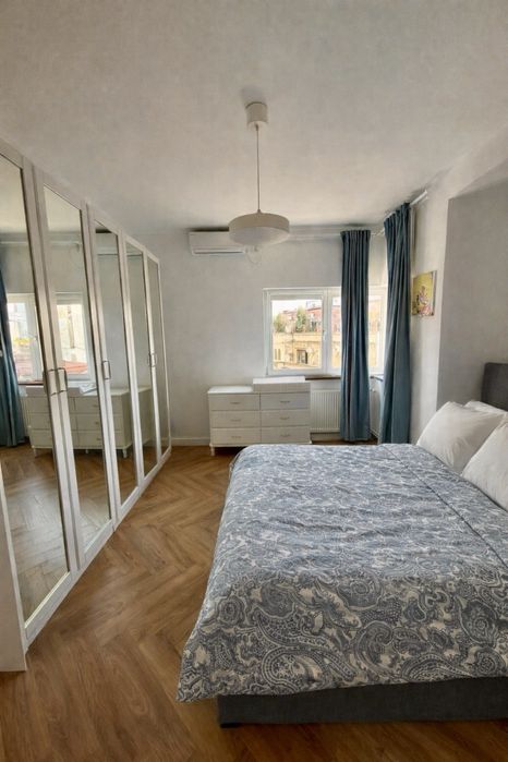 Apartament de inchiriat in bloc interbelic