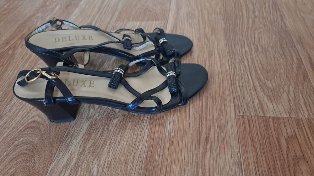 Продам бассаножки, туфли