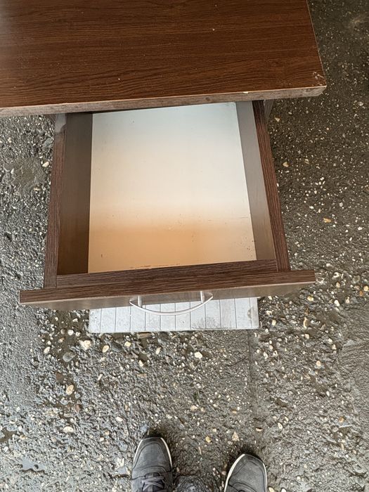 Vând birou in stare buna