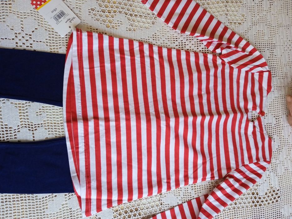 НОВ комплект Minnie mouse, размер 2-3 годинки