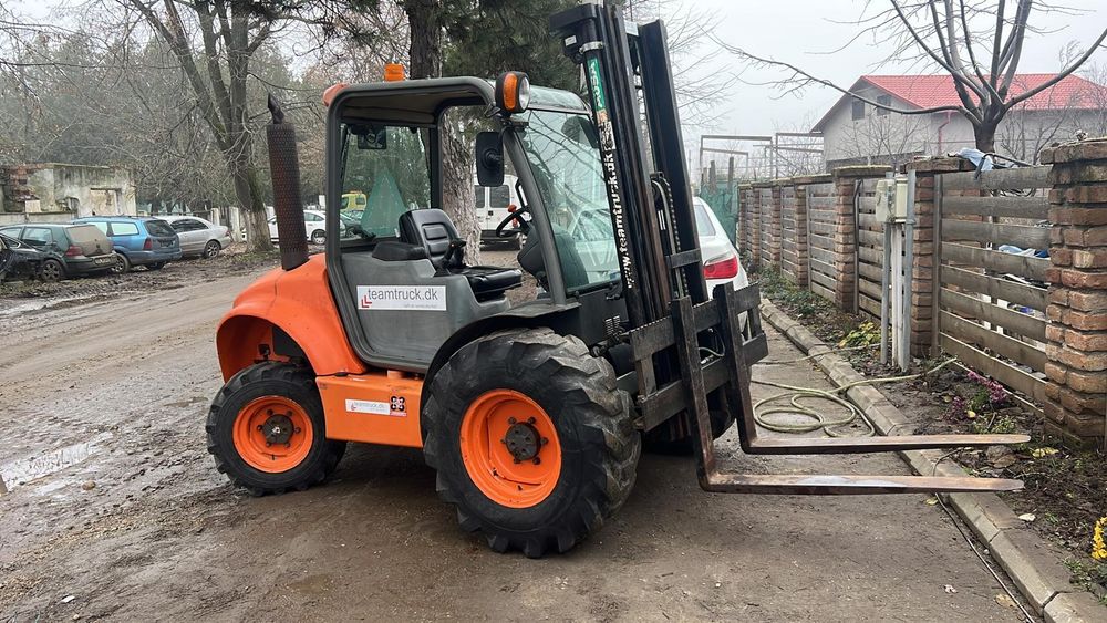 Motostivuitor Ausa Kubita 4x4